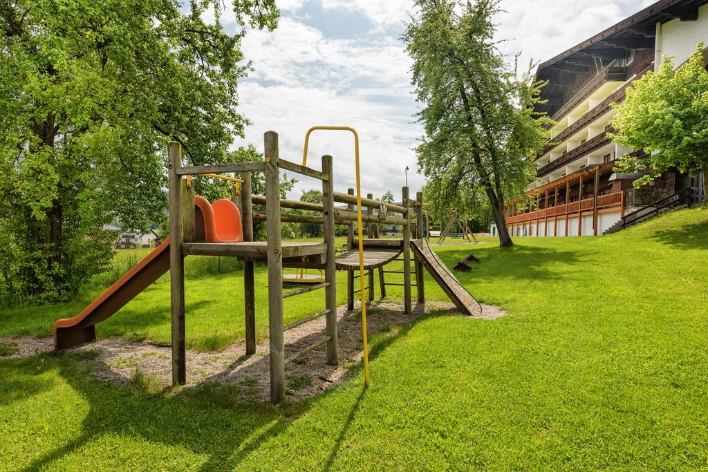 Hotel Lohninger-Schober Sankt Georgen im Attergau Exterior photo