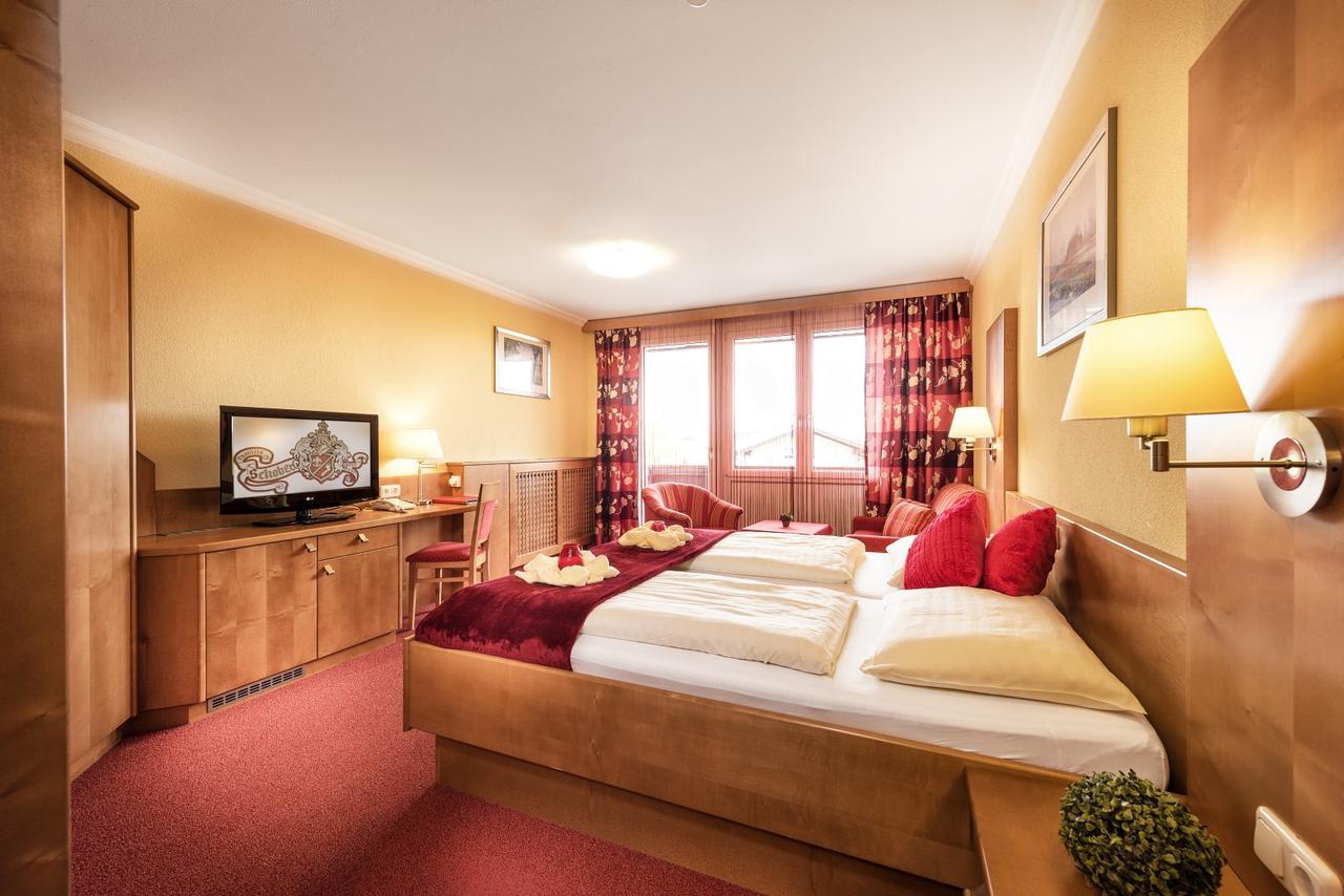Hotel Lohninger-Schober Sankt Georgen im Attergau Exterior photo