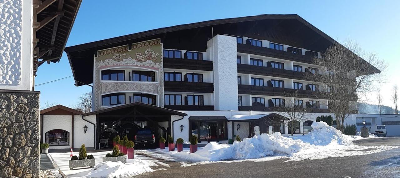 Hotel Lohninger-Schober Sankt Georgen im Attergau Exterior photo
