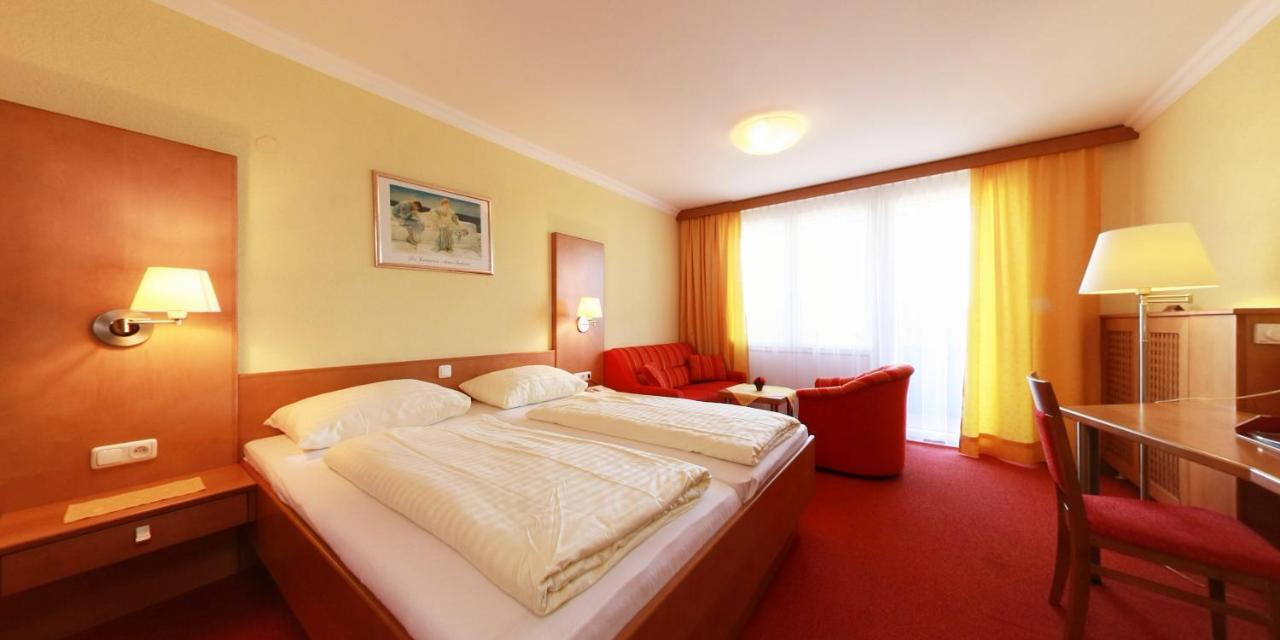 Hotel Lohninger-Schober Sankt Georgen im Attergau Room photo